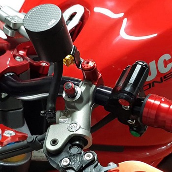 Mirror Blanking Plug M8 LH CNC Racing (シーエヌシーレーシング)