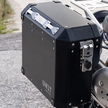 Pair of Atlas 47L+41L Aluminum panniers with HD Pan America | AL2C-BL-3306-BL UnitGarage (ユニットガレージ)