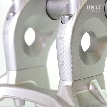 Raised and set back handlebar risers for Bmw nineT Urban GS-Scrambler | 1683 UnitGarage (ユニットガレージ)