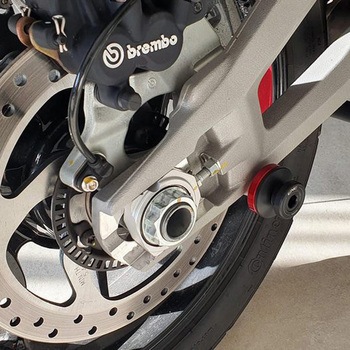 Swingarm spools M8 CNC Racing (シーエヌシーレーシング)