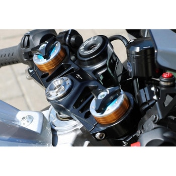 Triple clamps Aprilia RSV4 - Top Yoke ブラック CNC Racing (シーエヌシーレーシング)