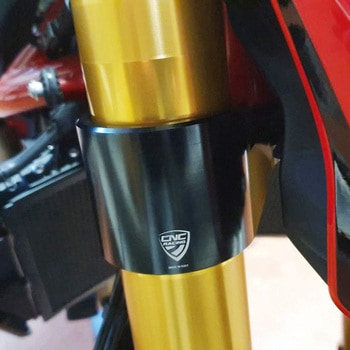 Triple clamps kit Ducati Hypermotard 821 SP / 939 SP / 950 SP ブラック CNC Racing (シーエヌシーレーシング)