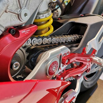 フロントスプロケットカバー Ducati Panigale V4 CNC Racing (シーエヌシーレーシング)