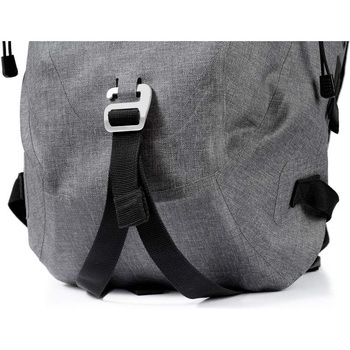 防水バックパック 22 L. Grey IXIL (イクシルサイレンサー)