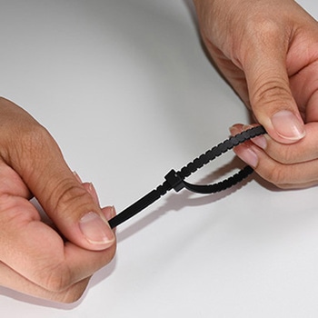 ねじっ手バンド(手で切れる結束バンド)ナイロン66耐候性(屋外用・黒色) NAC(長堀工業)