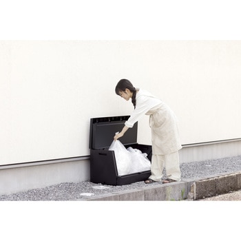 出し入れがスムーズな屋外ストッカー 120L BK リス