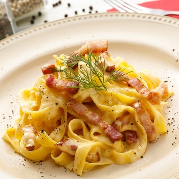 [冷凍]JGホエー豚の角切りベーコン - ジョイグルメ