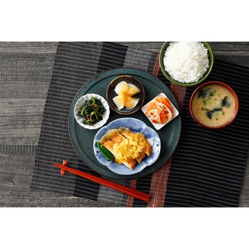 [冷凍]きくばりごぜん カツの卵とじ風 - ニチレイフーズ