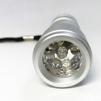 LEDブラックライト 5灯 紫外線LED搭載 シルバー 電池付き サウスウォーカー