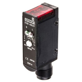 E3SAD37 ���d�Z���T �u���b�N�` ���o�͈� 700 mm omron(�I������) 69891616