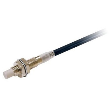 誘導型近接センサ バレル形 検出範囲 4 mm ねじの呼び M8 omron(オムロン)