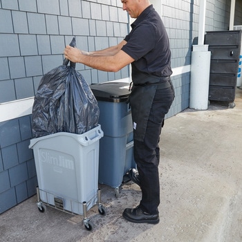 スリムジム アンダーカウンター - ラバーメイド