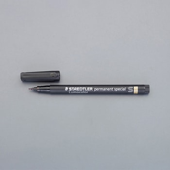 [超極細]油性マーカー(ルモカラー) エスコ