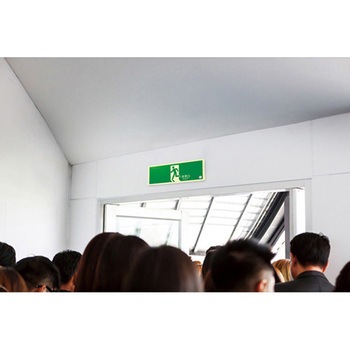 高輝度蓄光通路誘導標識(テープ付/C級) エスコ