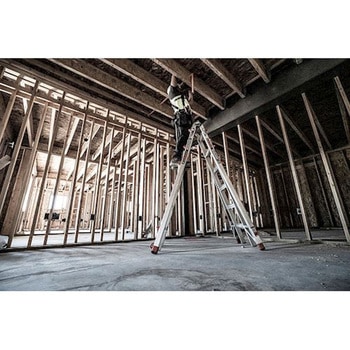 ユニバーサルはしご兼用脚立(水平レベラー付) エスコ