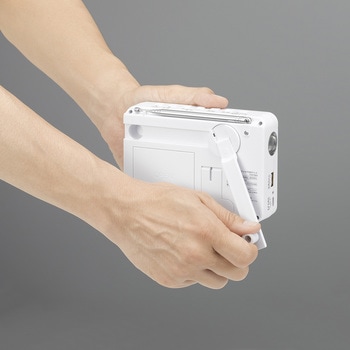 3.2インチ手回し充電ワンセグテレビ - YAZAWA(ヤザワコーポレーション)