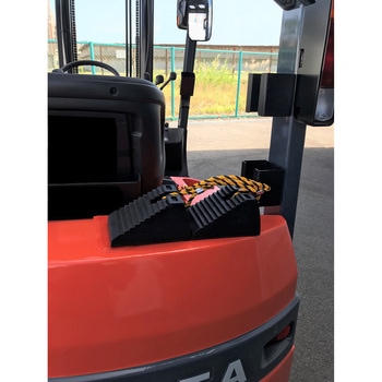 タイヤストッパー - シバタ(フォークリフト)