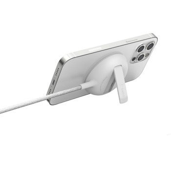 MagSafe認証 磁気ワイヤレス充電スタンド/パッド ACアダプタ付 BELKIN(ベルキン)