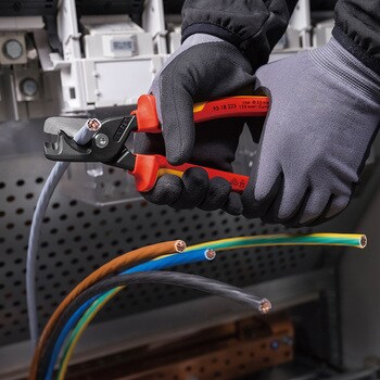 9518-225 絶縁ケーブルカッター ステップカットXL 1丁 KNIPEX 9518-225 絶縁ケーブルカッター ステップカットXL 1丁 KNIPEX