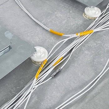 RJ-45用中継アダプタ_CAT6A_メタルタイプ サンワサプライ