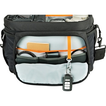 カメラ用ショルダーバッグ ノバAW2II Lowepro