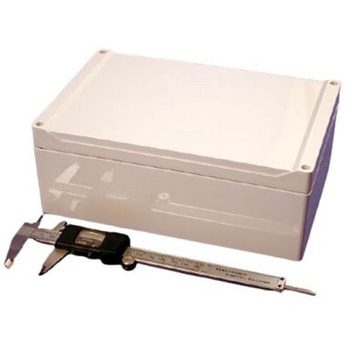 ABS樹脂， 高さ：88.9 mm， 奥行き：238.8 mm HAMMOND