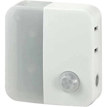 PM-LC301(W) LED 人感センサーライト コンセント差込タイプ 自動点灯