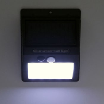 LEDソーラーウォールライト(三角型) STAR Light