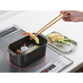 食彩亭 角型蓋付天ぷら鍋(アミ・温度計付) タマハシ