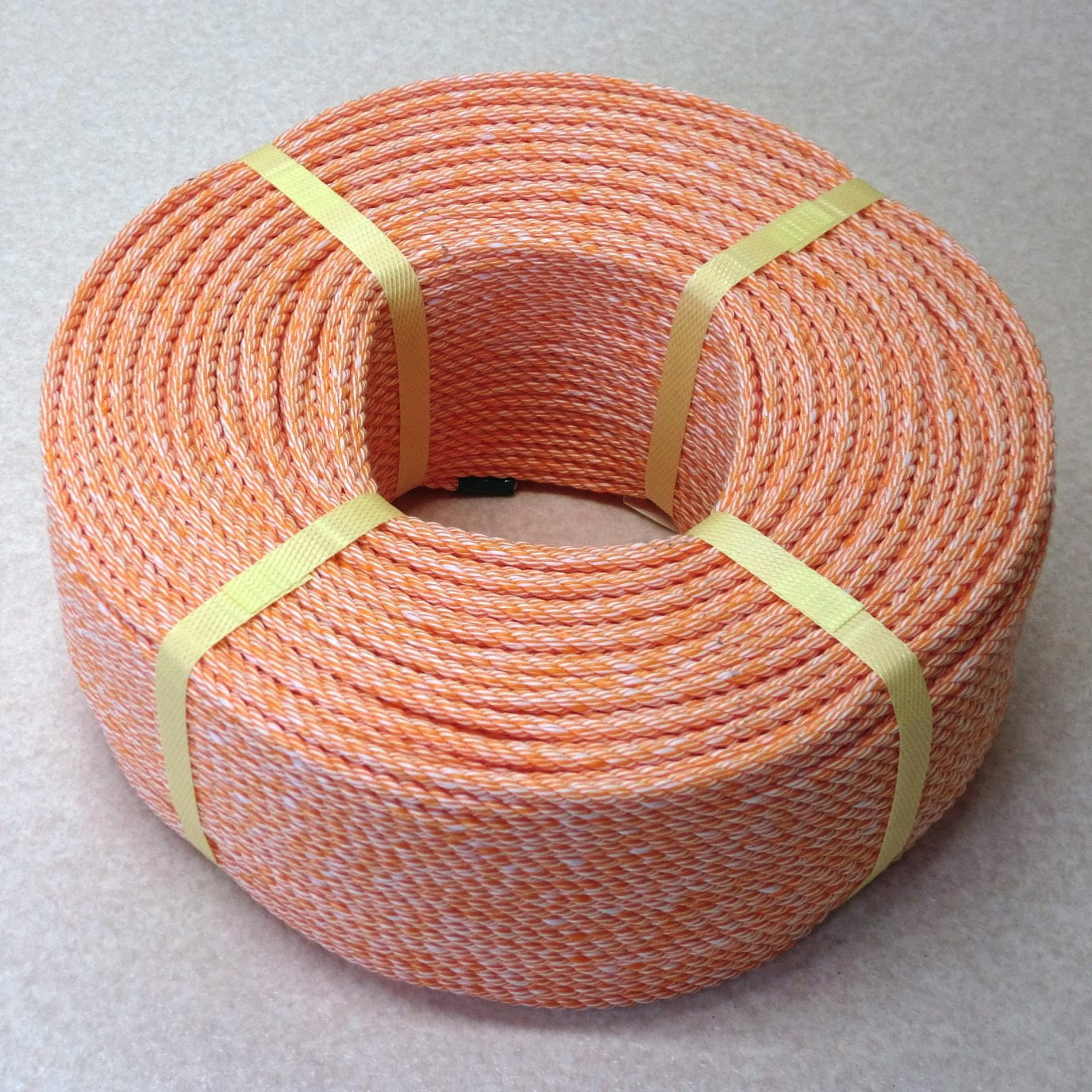 ハイクレロープ 16×200メートル 25キロ ハイクレロープ 16×200メートル