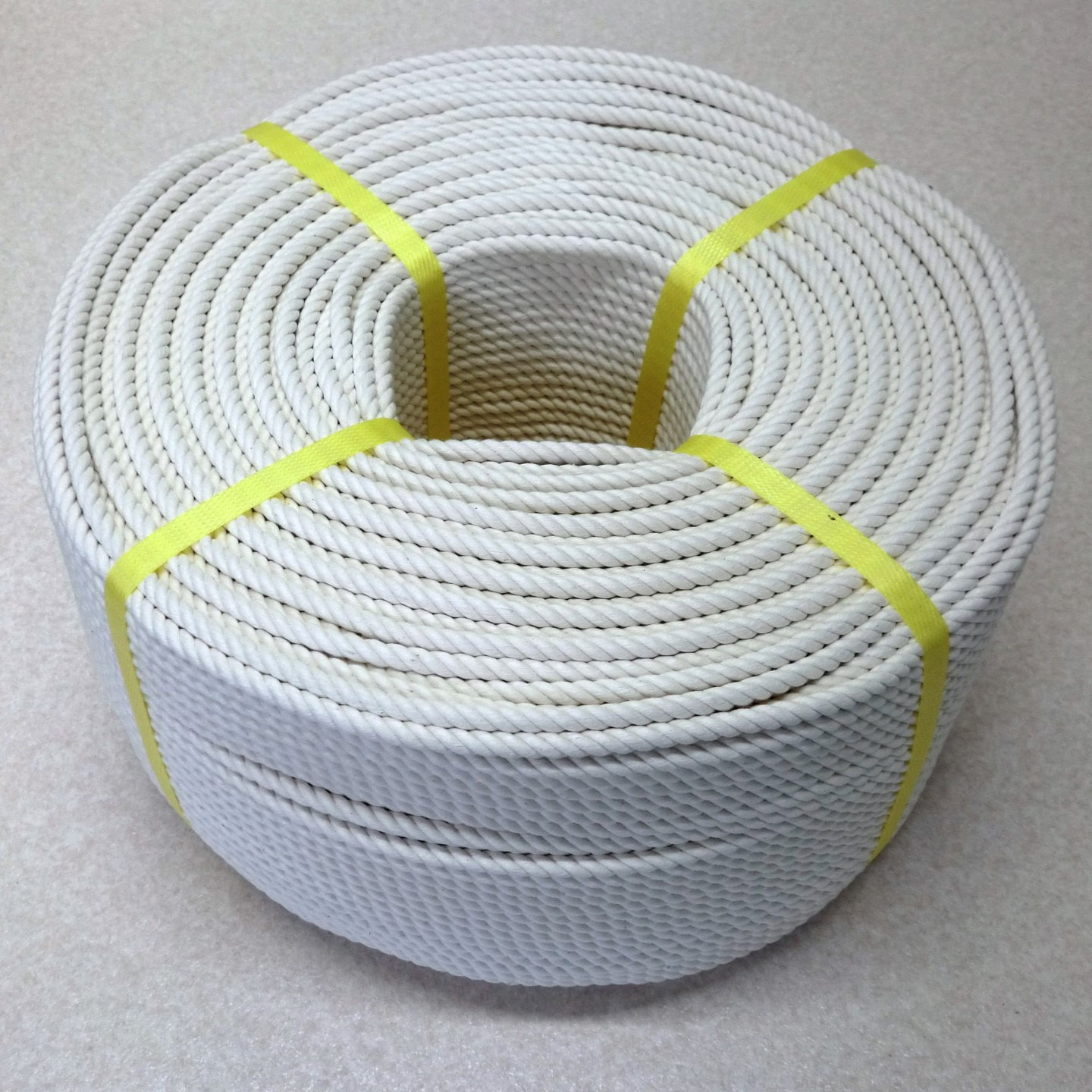 24mm×100m 綿ロープ(綿混紡) 名古屋製綱 太さ24mm 【通販 24mm×100m 綿ロープ(綿混紡) 名古屋製綱 太さ24mm 【通販