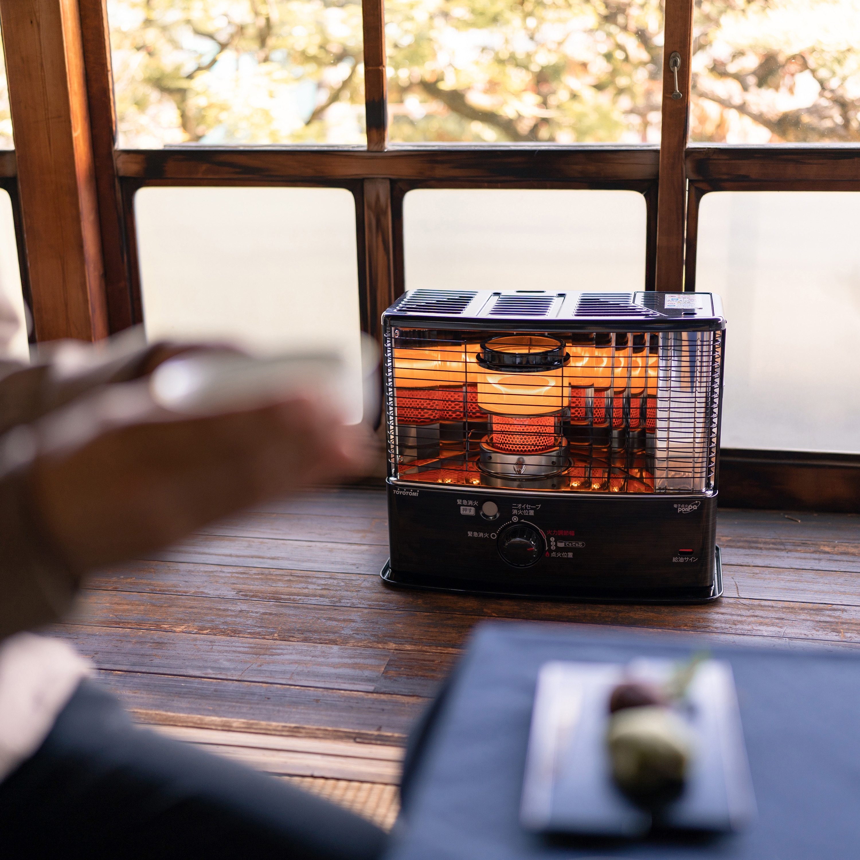 RC-W3624-B 反射形石油ストーブ ダブルクリーンタイプ 1台 トヨトミ