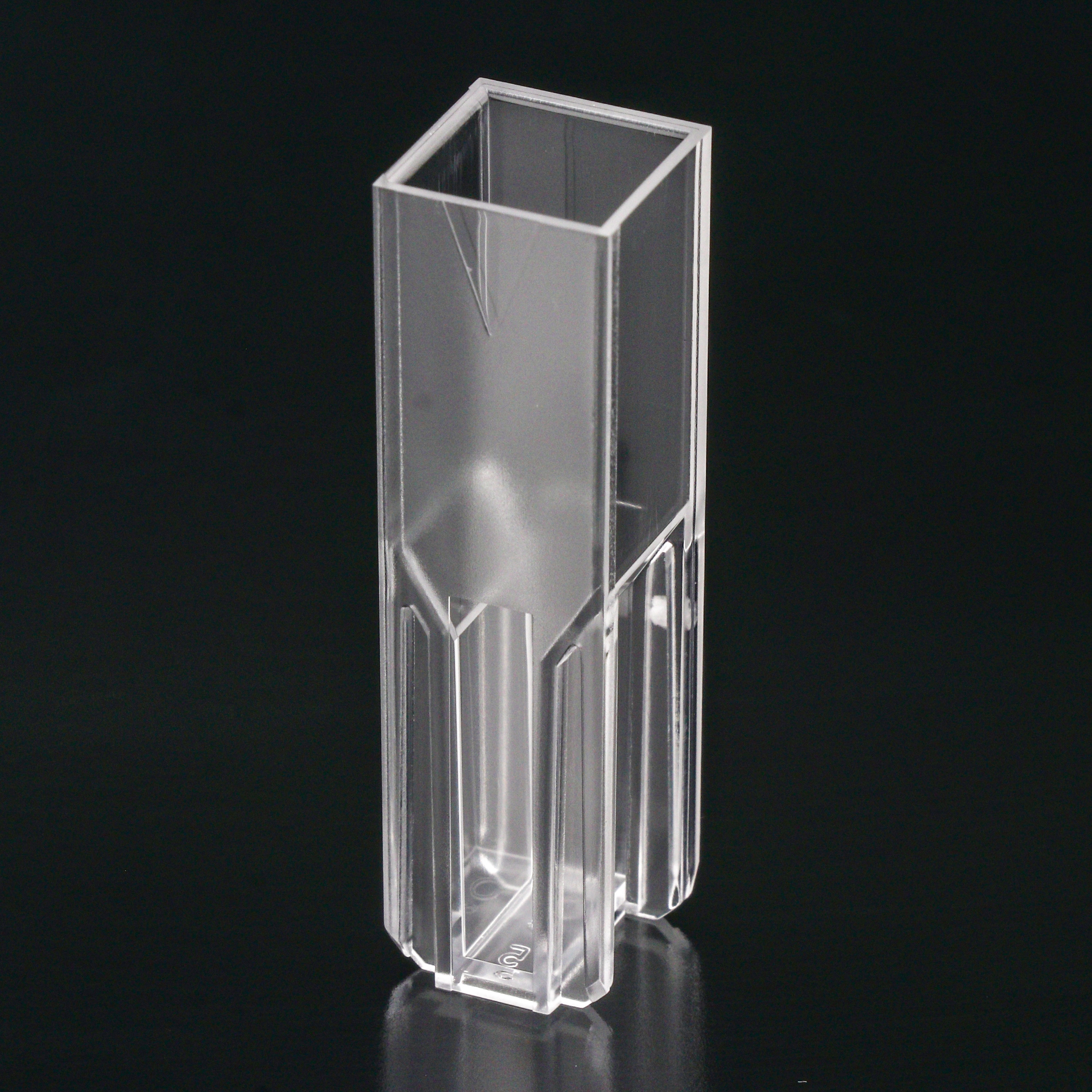 7591-15 ディスポセル(PMMA 近UV用) BRAND 容量1.5～3.0mL 寸法