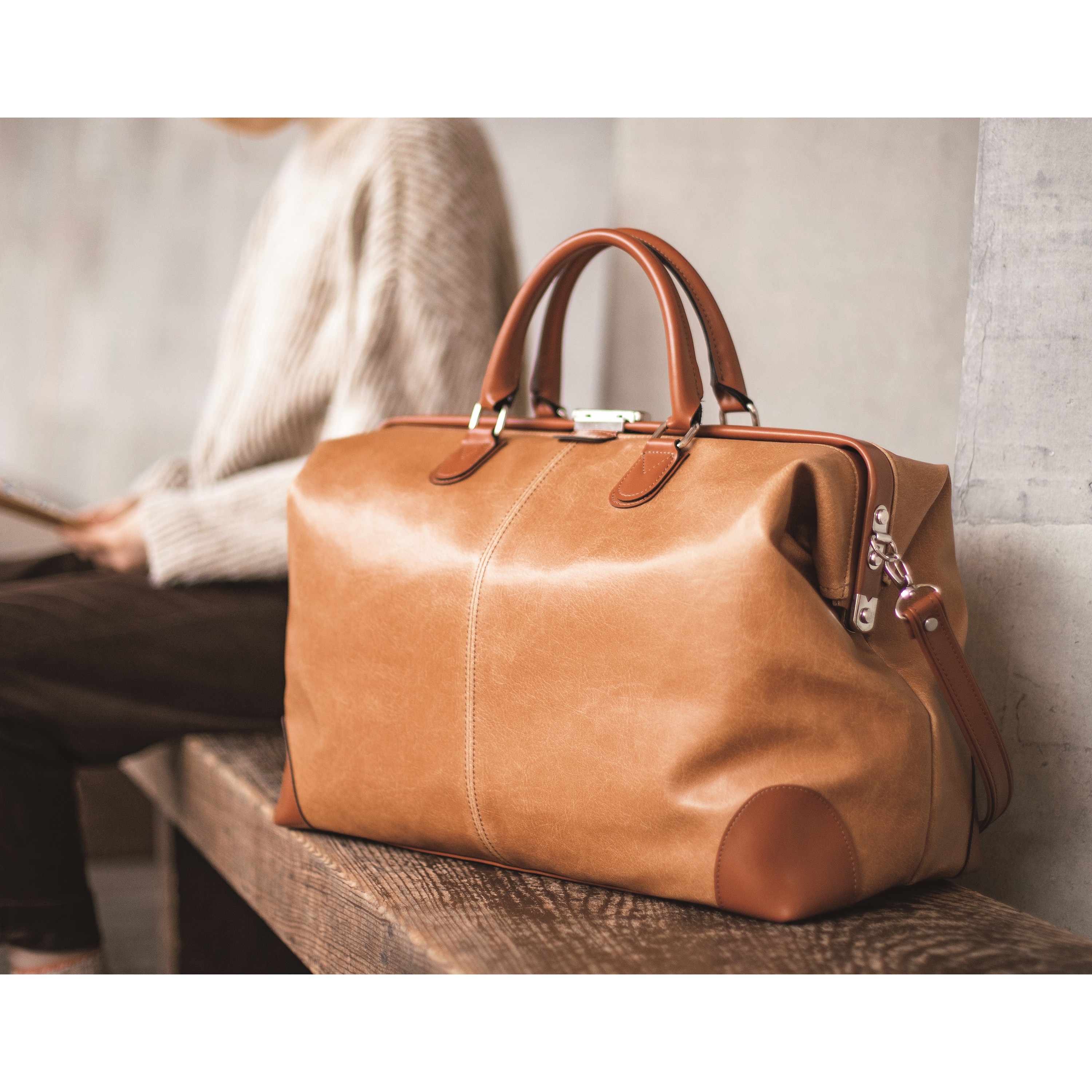 10422-10 白化合皮ダレス型ボストン(46cm) 平野鞄 容量24L キャメル色   10422-10