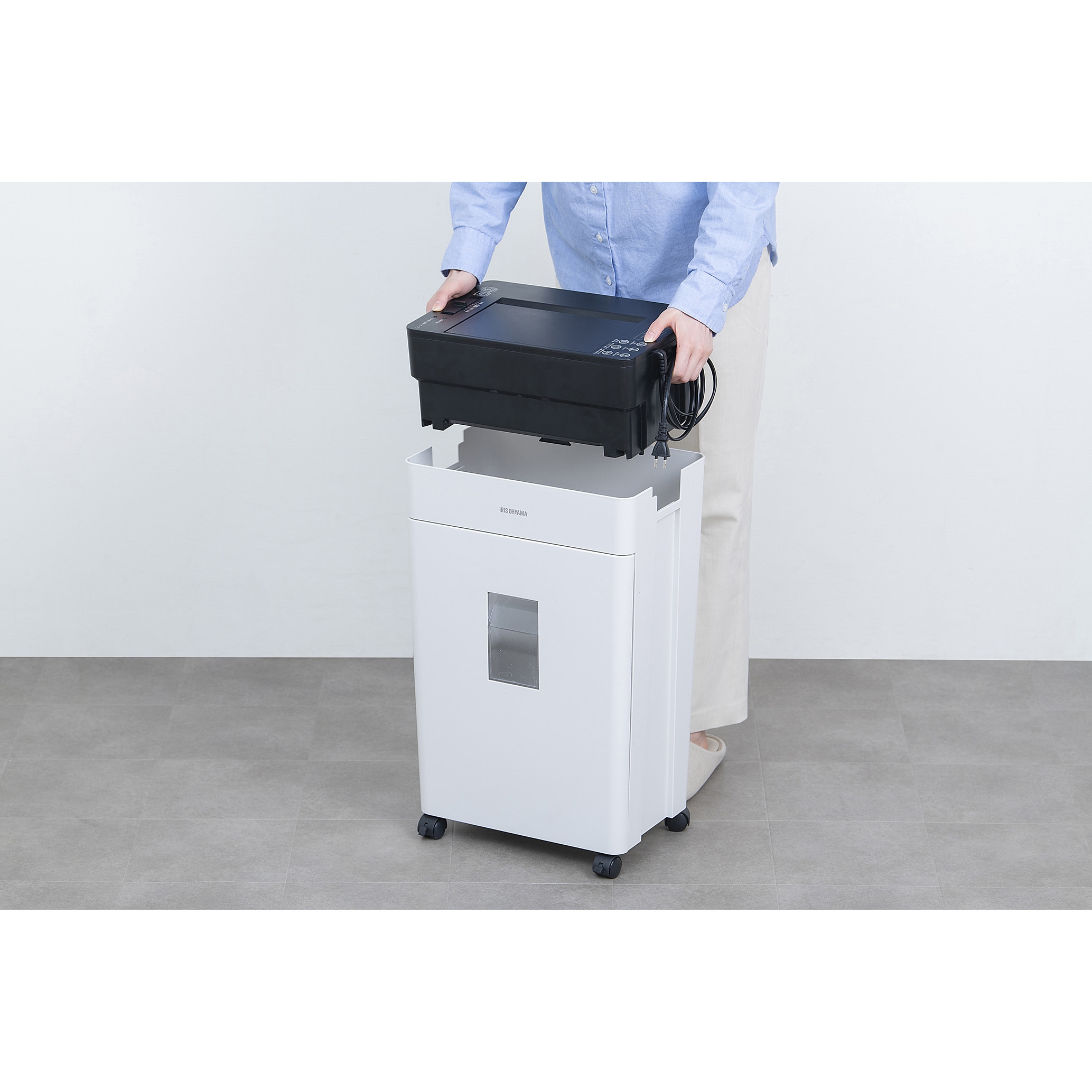 AFSR100C オートフィードシュレッダー クロスカット アイリスオーヤマ