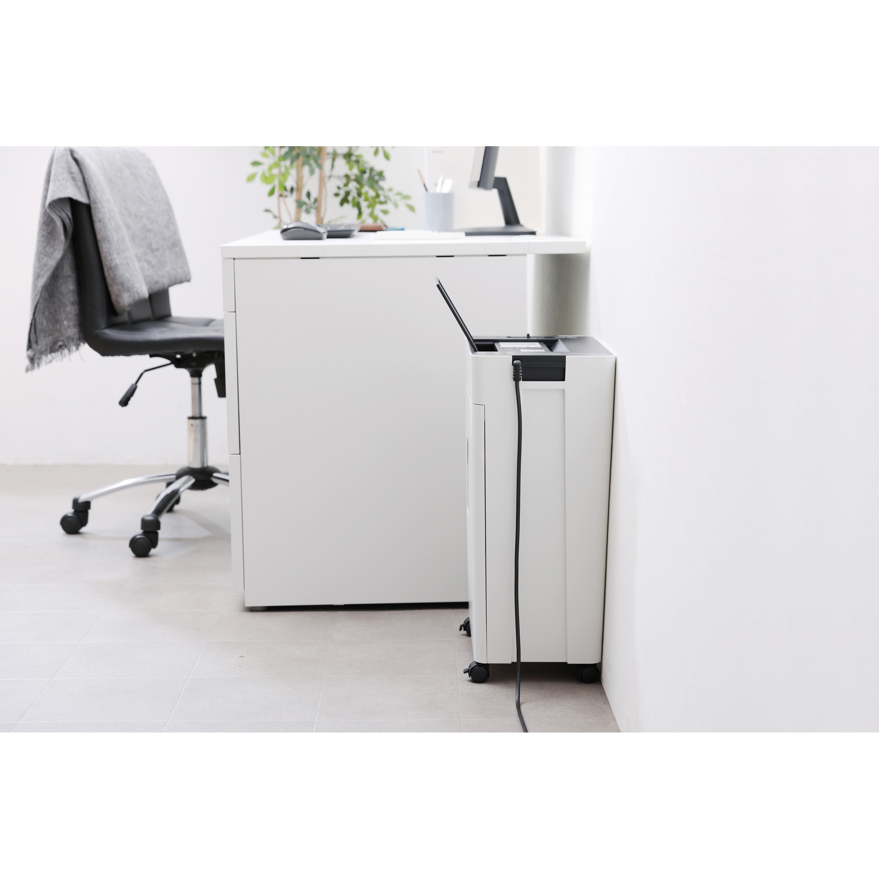 良品　アイリスオーヤマ　業務用　シュレッダー　AFS100C　クロスカット 576791.jpg