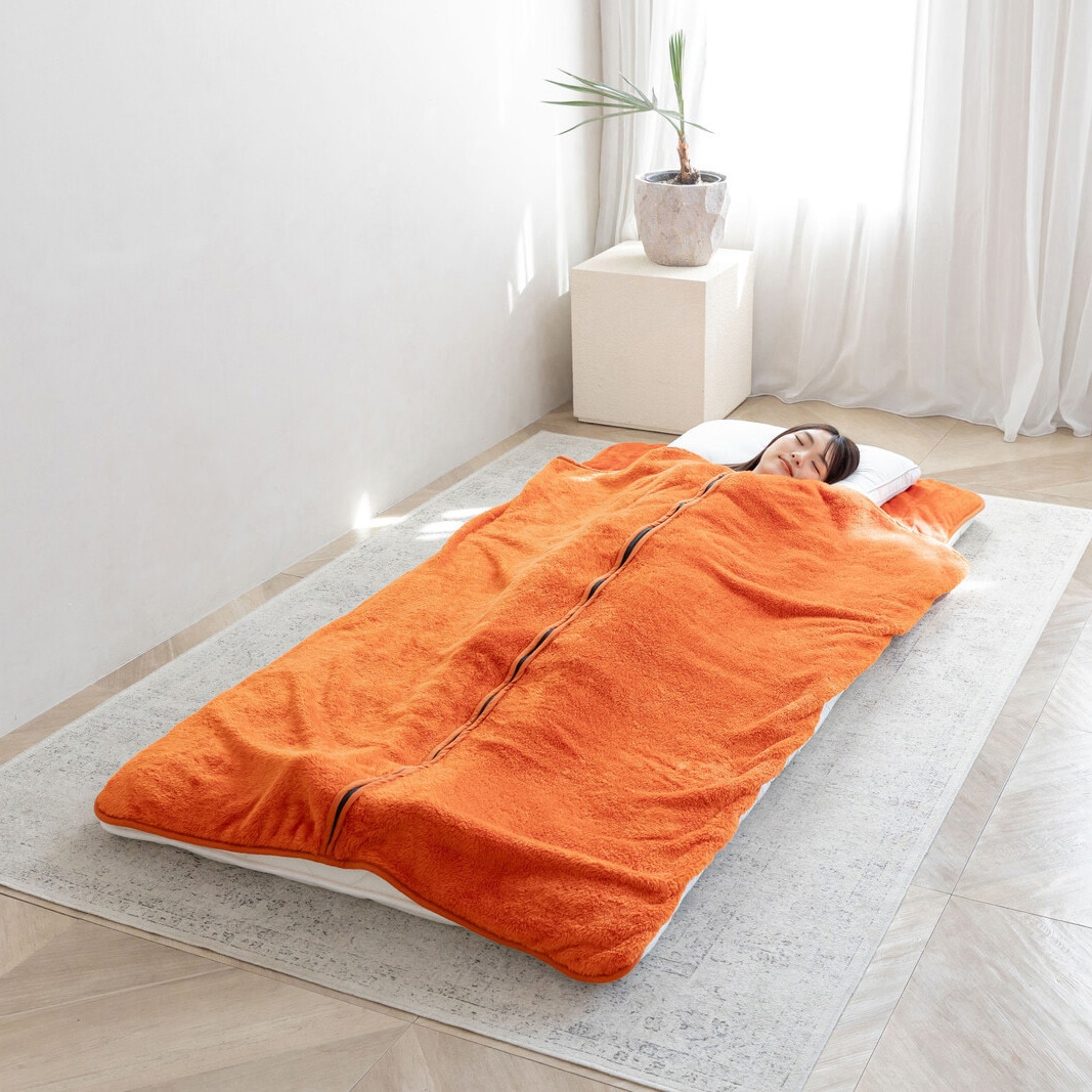 a3348530 吸湿発熱寝袋毛布敷パッド ファミリー・ライフ オレンジ色