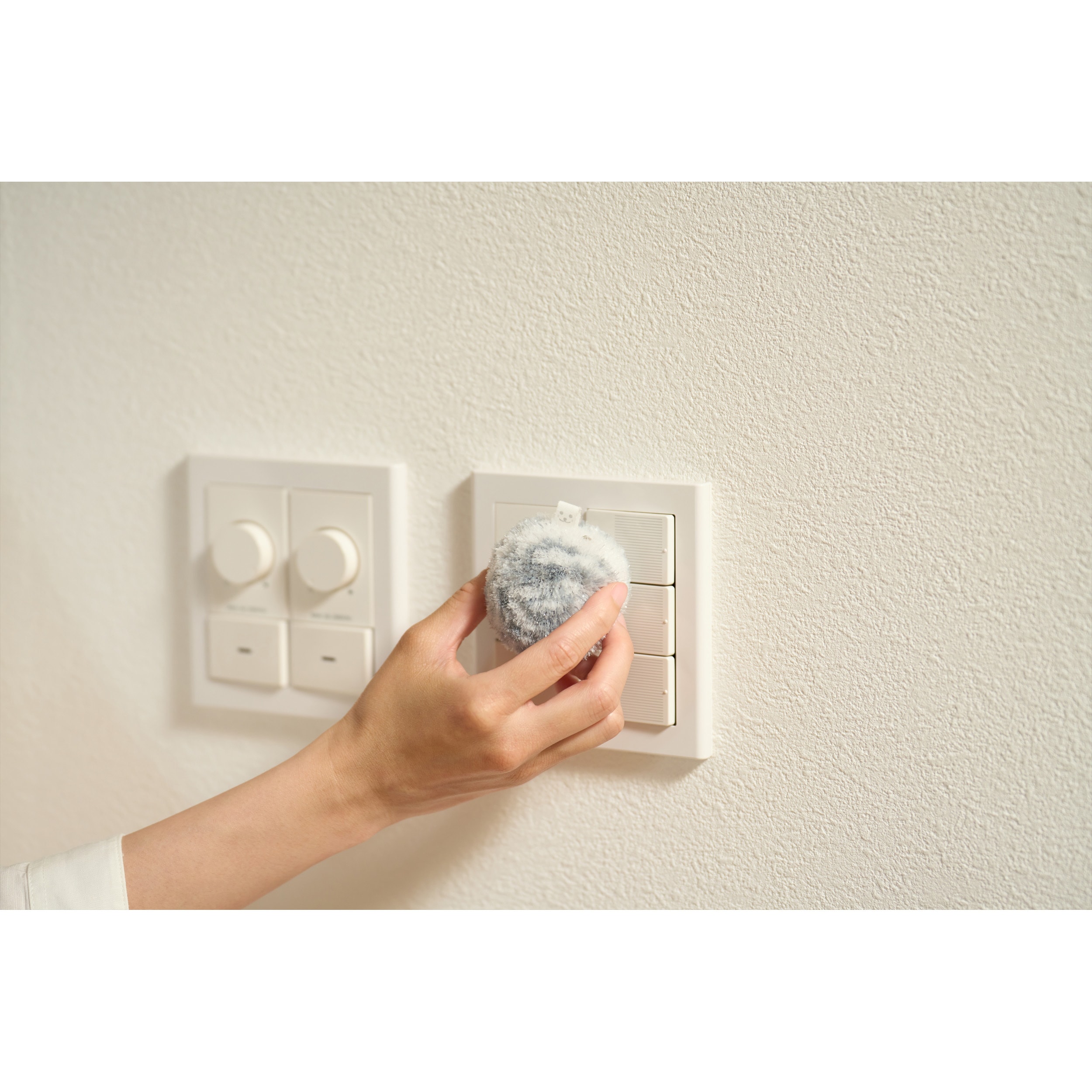 バスボンくん ホコリガードポンポン ストラップ付 1個 CONDOR(山崎産業