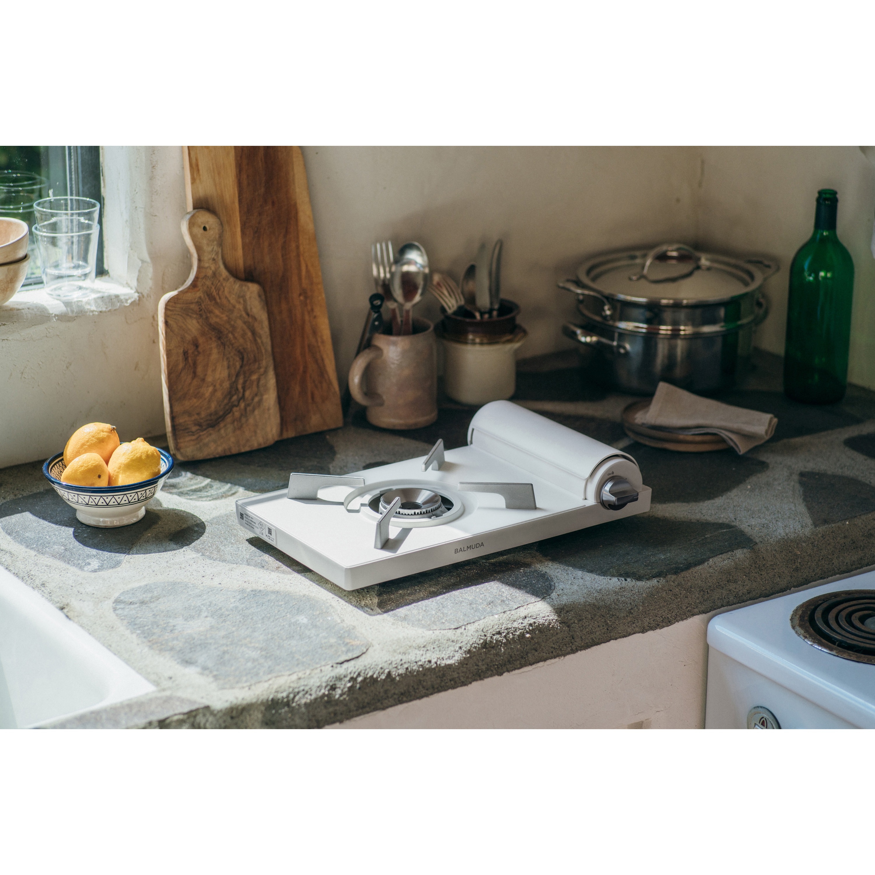 KGS01JP-WH Table Stove カセットコンロ 1台 バルミューダ 【通販