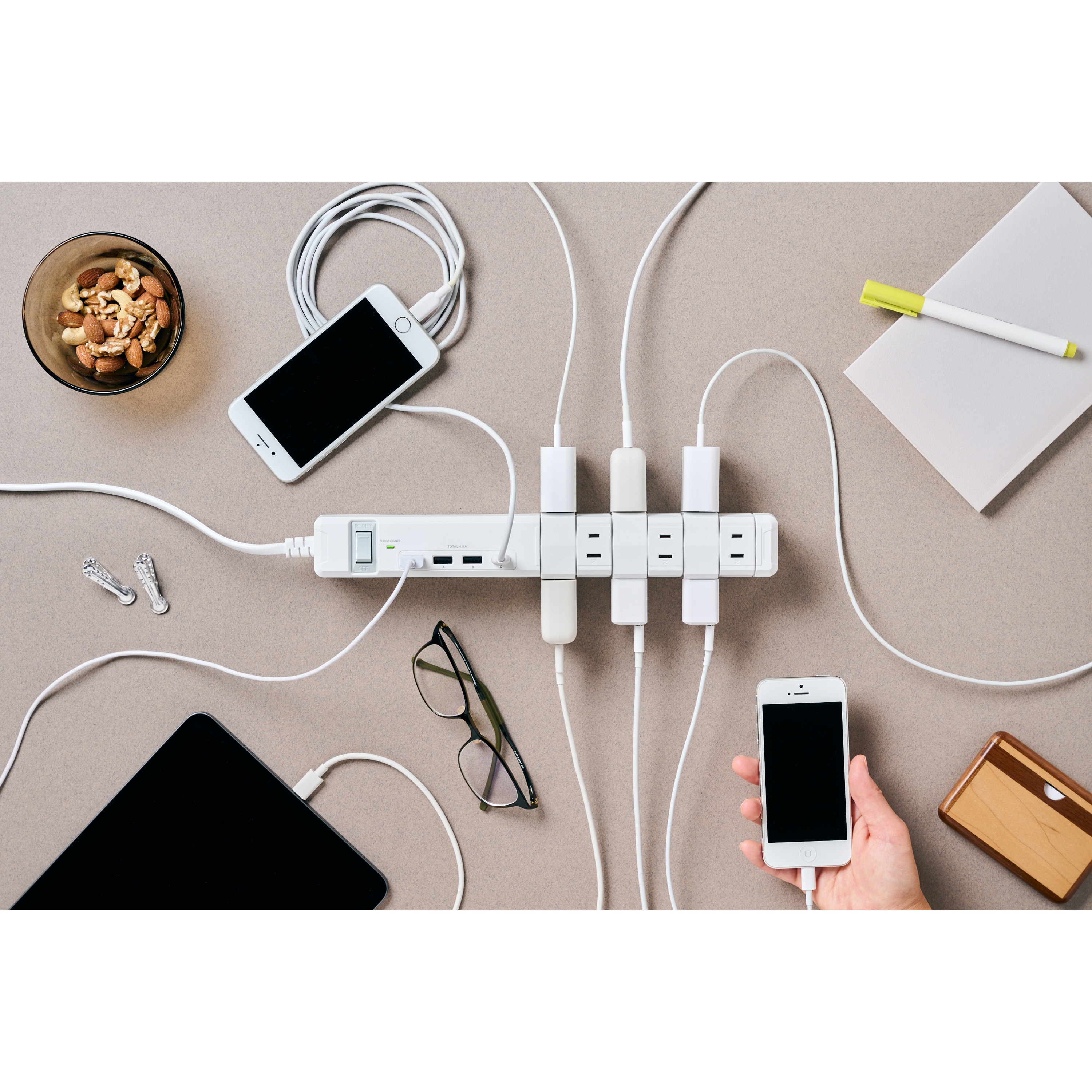 PTC605WH TAPKING USB AC12個口4.8A USB4ポート Fargo 2P 一括スイッチ