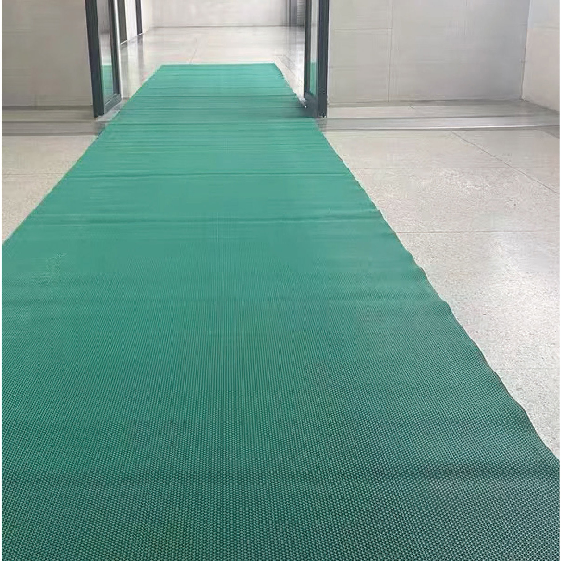 1118010107 セーフティ歩行者マット緑(水切り仕様)900mm×10m 1枚