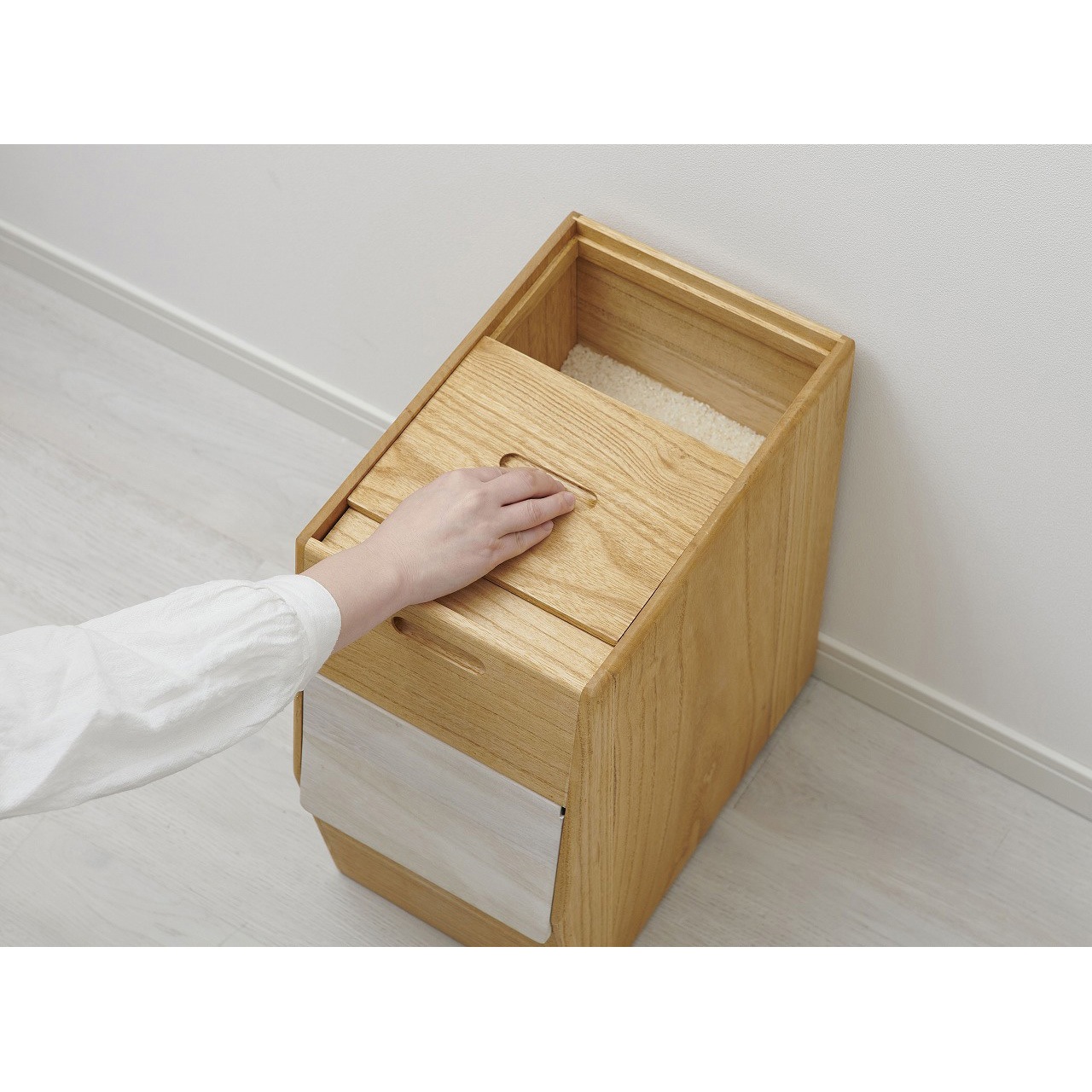 【新品】吉野白杉 木製米びつ 4.5kg 吉野白杉 木製米びつ 4.5kg 桐の米びつ 米櫃 5Kg スライド蓋 米櫃