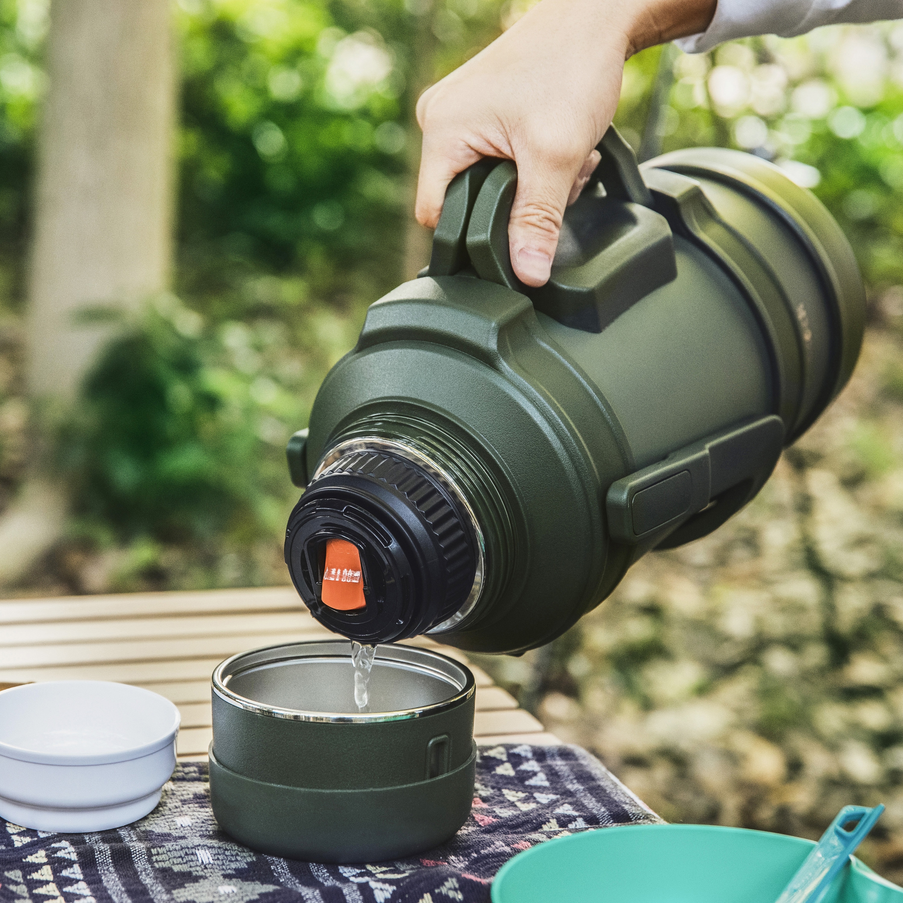 装飾的な金属製飲料容器 DXA-300K コンテナボトル ピーコック魔法瓶工業 カーキ色 容量3L