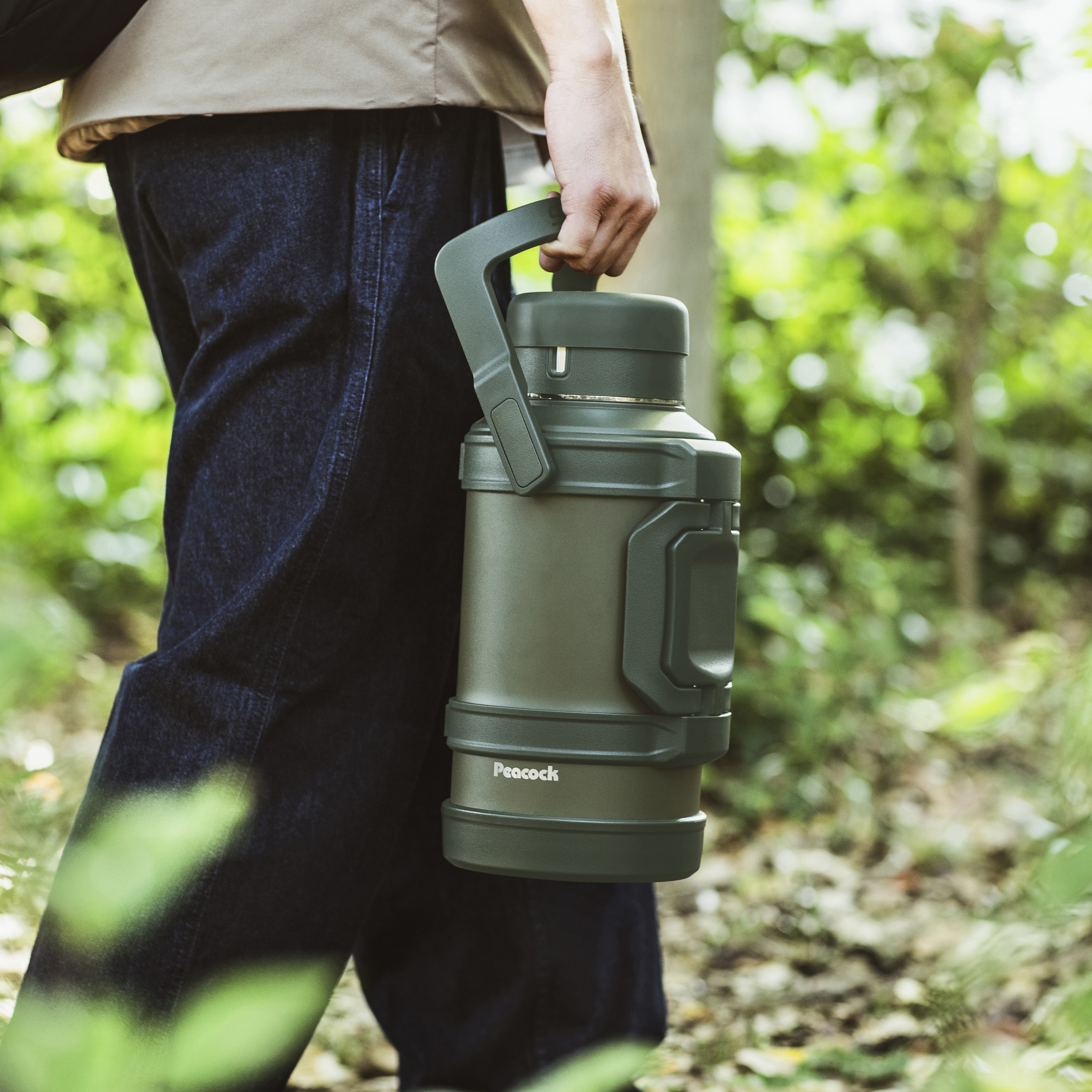 装飾的な金属製飲料容器 装飾的な金属製飲料容器 装飾的な金属製飲料容器