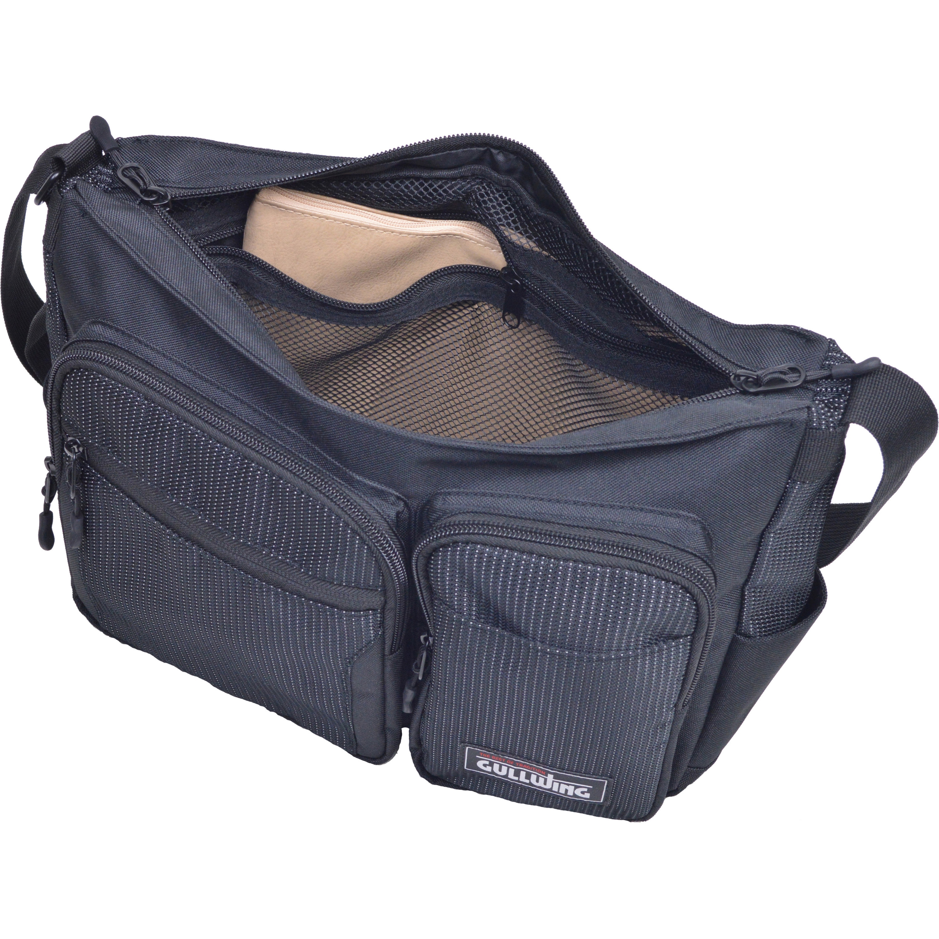 33782-01 横型多機能ショルダーバッグ GULLWIING クロ色 33782