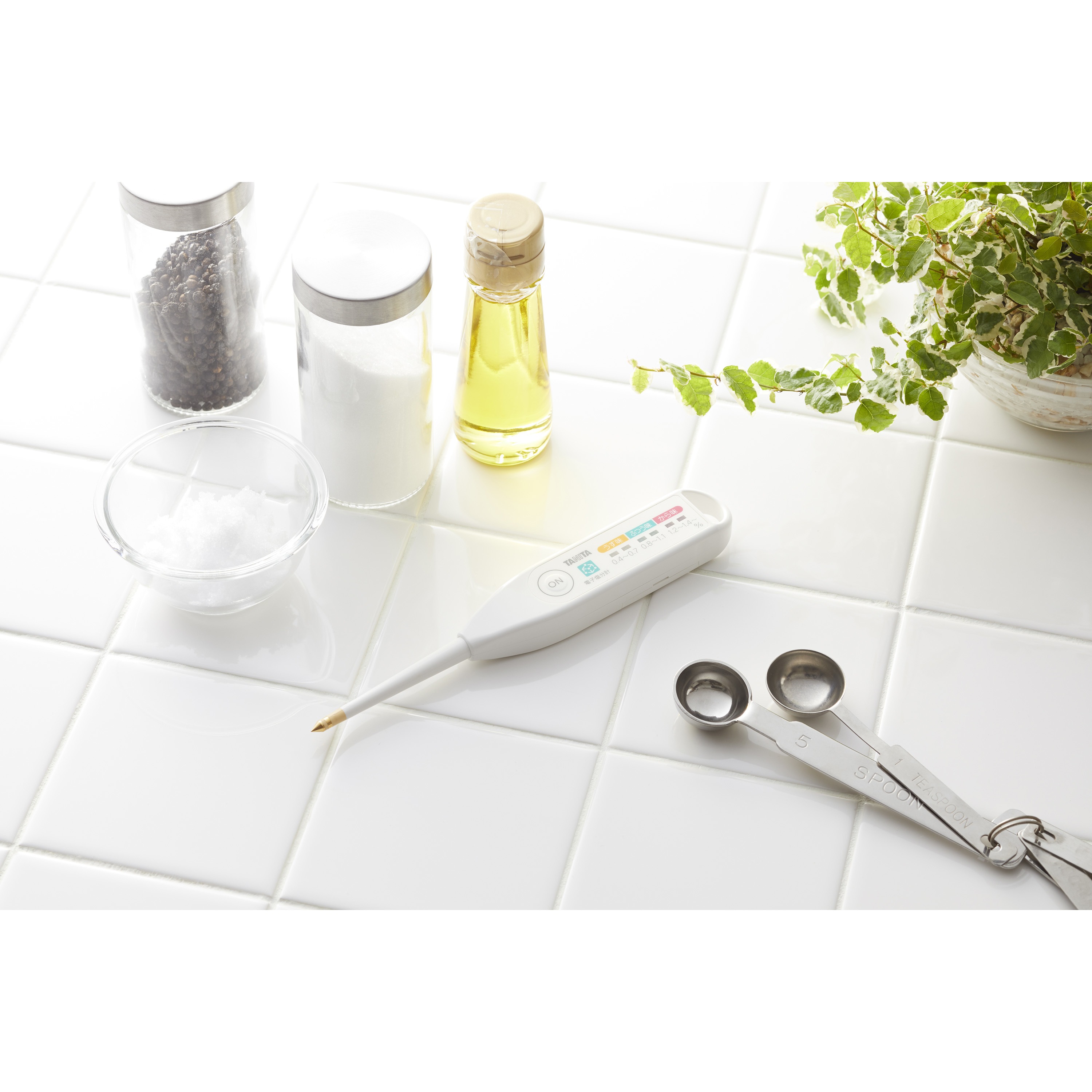 SO303WH 塩分計しおみくん 1個 タニタ 【通販モノタロウ】