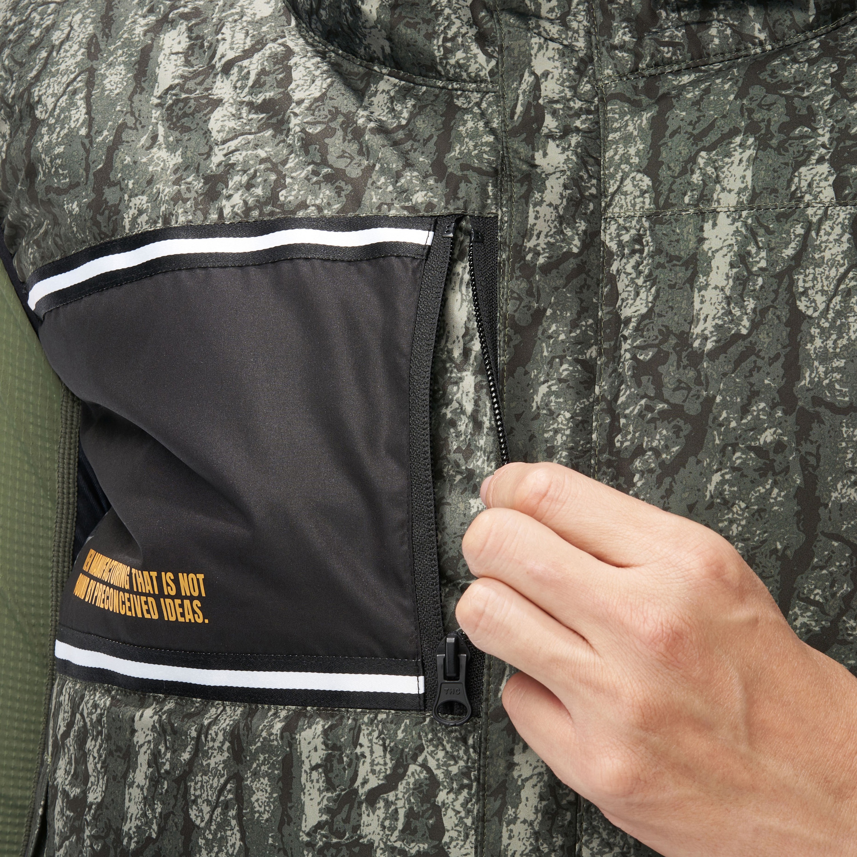 8700 The tough 空調風神服チタンベスト サイドファン仕様(ウェアのみ
