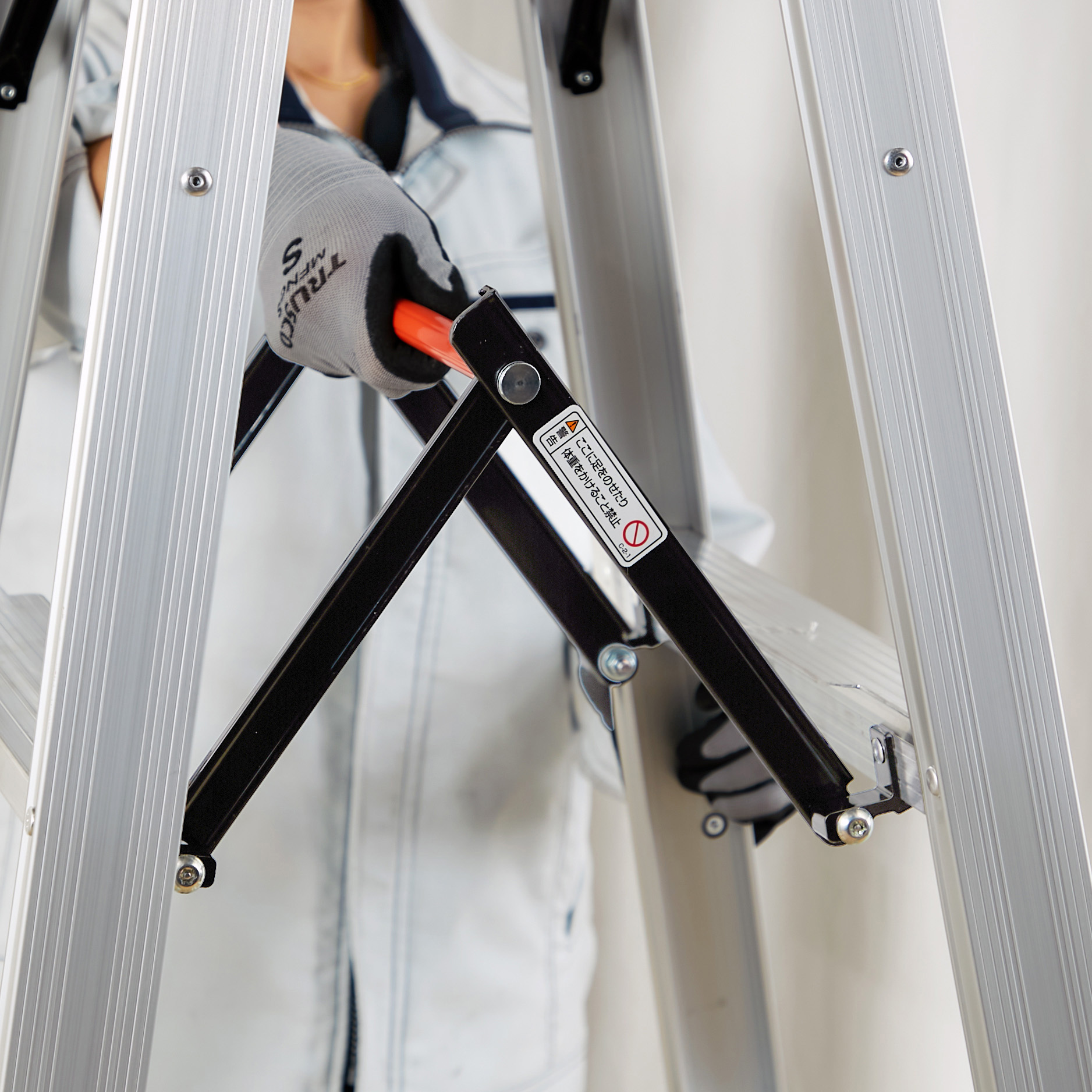 足立君専用 足関節用サポーター「エクスエイド アンクル3」製品情報 | 日本シグ