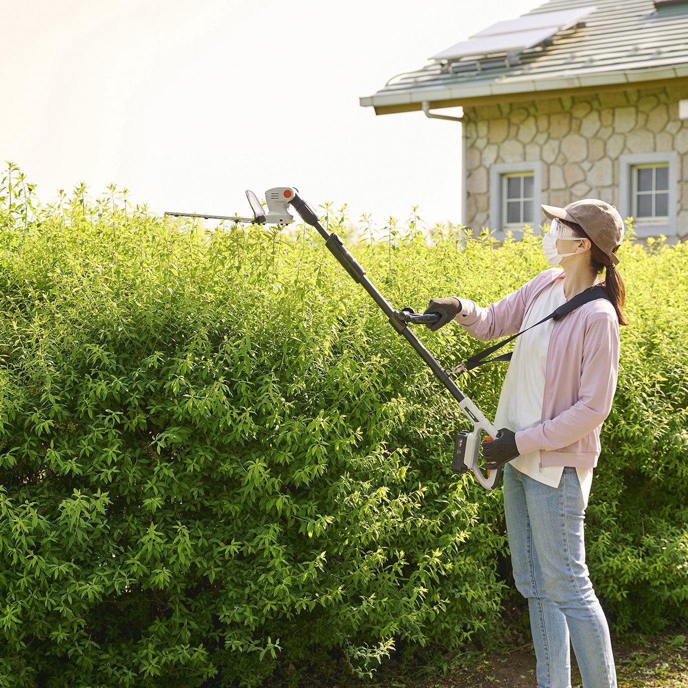 JPHT254TC 【軽量】充電式ポールヘッジトリマー 10.8V アイリス
