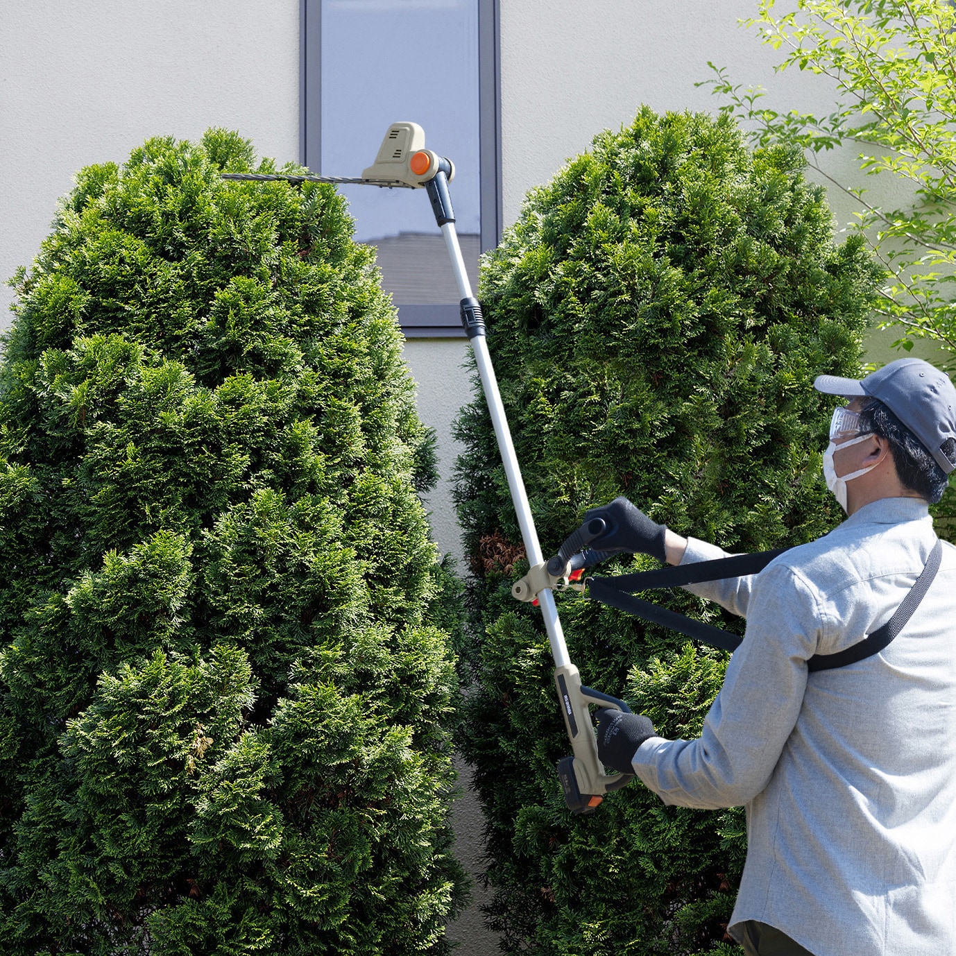 JPHT30010TC 【軽量】充電式ポールヘッジトリマー 10.8V アイリス